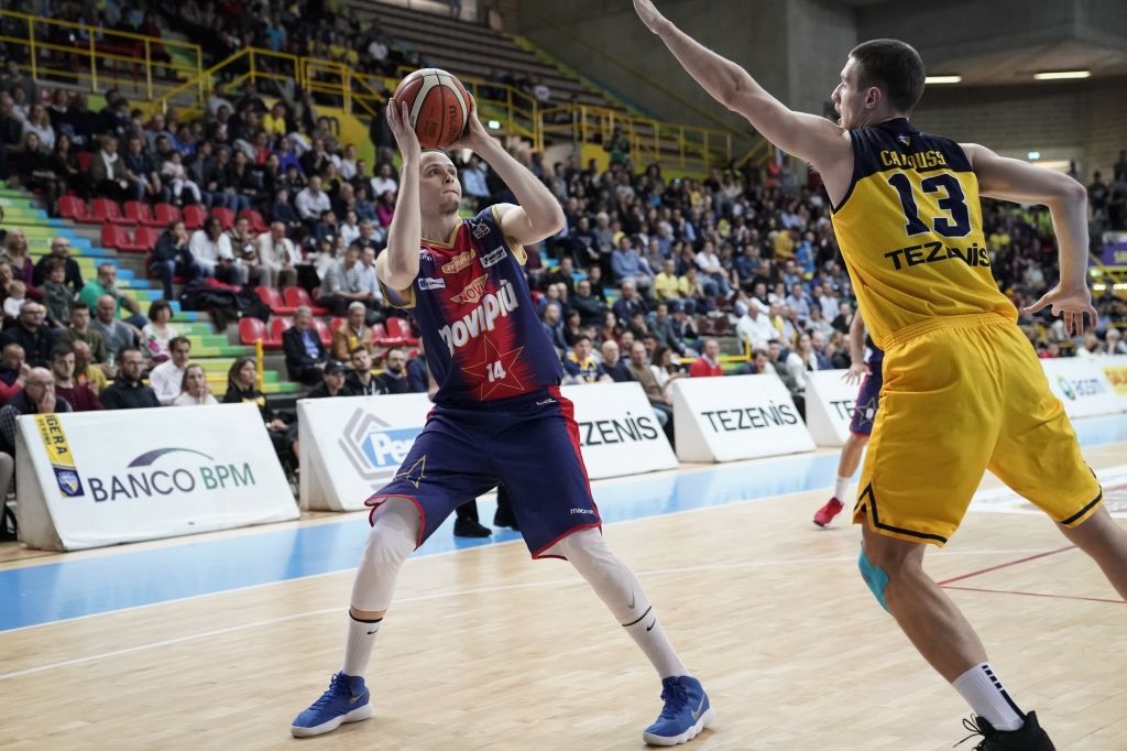 La Tezenis chiude avanti il primo tempo di gara-2 contro la Novipiù: 42-25 il punteggio